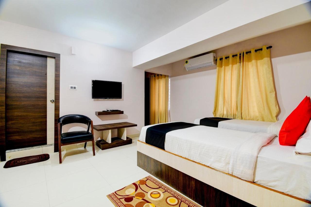 Collection O 73981 Imperial Inn Guwahati Esterno foto